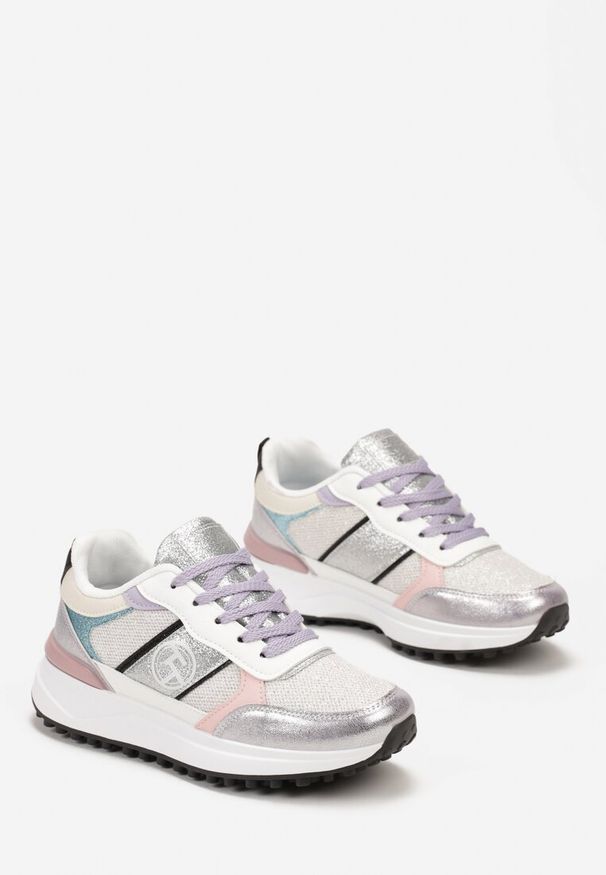Renee - Biało-Srebrne Sznurowane Sneakersy z Brokatem i Siateczką na Grubej Podeszwie Leviria. Kolor: biały. Szerokość cholewki: normalna. Wzór: aplikacja