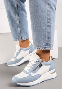 Renee - Niebieskie Sneakersy na Koturnie Ozdobione Krótkim Suwakiem Yurgia. Kolor: niebieski. Wzór: aplikacja. Obcas: na koturnie