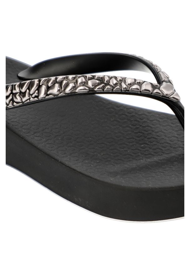 Czarne Japonki Ipanema Letnie Obuwie Damskie. Okazja: na co dzień, na plażę. Kolor: czarny. Materiał: materiał, mesh. Sezon: lato. Obcas: na platformie. Styl: elegancki, casual