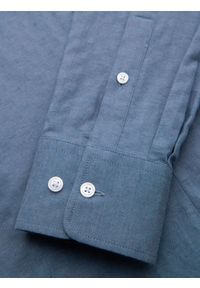 Ombre Clothing - Męska koszula SLIM FIT z ozdobnej tkaniny z kieszonką – niebieska V1 - Rozmiar: L. Okazja: do pracy. Typ kołnierza: kołnierzyk klasyczny. Kolor: niebieski. Materiał: tkanina. Wzór: haft, ze splotem. Styl: klasyczny, elegancki #5
