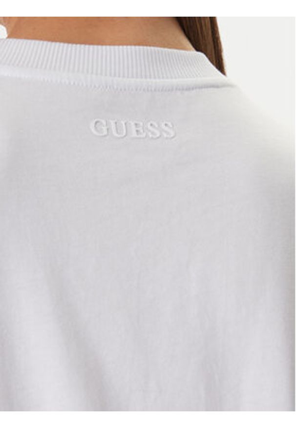 Guess T-Shirt W6GI39 K3478 Biały Regular Fit. Kolor: biały. Materiał: bawełna