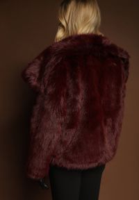 Renee - Bordowa Kurtka Futro z Długim Włosiem Zelita. Okazja: na co dzień, na imprezę. Kolor: czerwony. Materiał: futro. Długość: długie. Styl: casual, elegancki #7