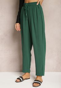 Renee - Zielone Spodnie o Luźnym Fasonie ze Sznurkiem i Gumką w Talii Enivea. Okazja: na co dzień. Kolor: zielony. Styl: elegancki, casual #5