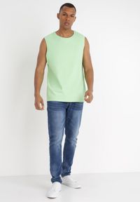 Born2be - Jasnozielona Koszulka Cretandro. Kolor: zielony. Materiał: tkanina, bawełna. Długość rękawa: na ramiączkach. Wzór: gładki, jednolity #5