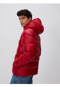 Reserved - Pikowana kurtka z puchem - czerwony. Kolor: czerwony. Materiał: puch #1