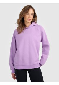 4f - 4F Bluza dresowa nierozpinana z kapturem damska - fioletowa M. Okazja: na co dzień. Typ kołnierza: kaptur. Kolor: fioletowy. Materiał: dresówka. Styl: klasyczny, casual, sportowy #1
