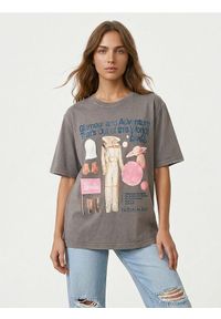 Sinsay - Bawełniana koszulka z nadrukiem Barbie - szary. Kolor: szary. Materiał: bawełna. Wzór: nadruk #1