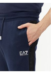 EA7 Emporio Armani Spodnie dresowe 3DPP76 PJEQZ 0554 Granatowy Regular Fit. Kolor: niebieski. Materiał: bawełna #4
