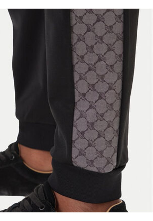 JOOP! Spodnie dresowe 17 JJ-48Ionnito 30049571 Czarny Regular Fit. Kolor: czarny. Materiał: syntetyk
