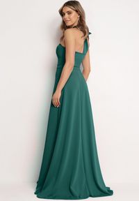Born2be - Zielona Rozkloszowana Sukienka z Asymetryczną Górą i Wiązaniem na Ramieniu z Rozcięciem Efirey. Kolor: zielony. Materiał: tkanina. Typ sukienki: asymetryczne #3
