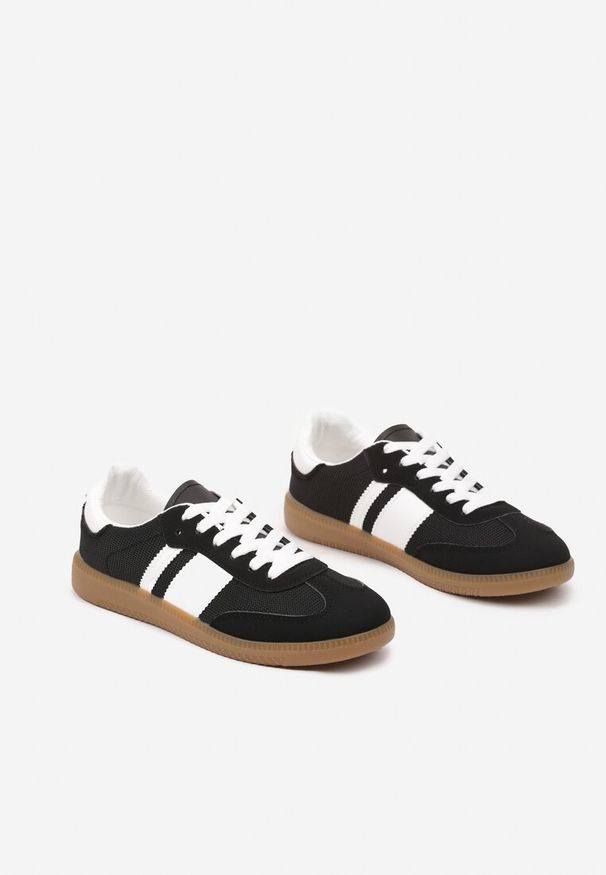 Renee - Czarne Sneakersy na Kauczukowej Podeszwie Ozdobione Paskami Emidi. Okazja: na co dzień. Zapięcie: pasek. Kolor: czarny. Materiał: kauczuk. Wzór: aplikacja. Obcas: na obcasie. Wysokość obcasa: niski