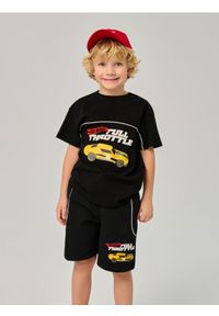 Sinsay - Szorty z nadrukiem Hot Wheels - czarny. Kolor: czarny. Wzór: nadruk #1