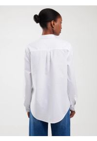 Big-Star - Koszula damska klasyczna biała Hansai 101. Okazja: do pracy, na spotkanie biznesowe. Typ kołnierza: kołnierzyk klasyczny. Kolor: biały. Materiał: bawełna. Długość rękawa: długi rękaw. Długość: długie. Sezon: lato. Styl: klasyczny #4