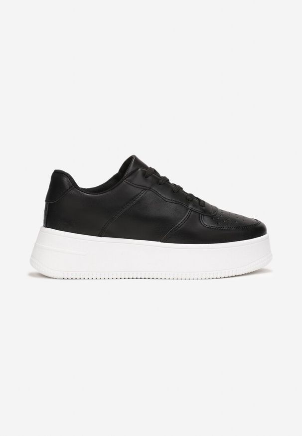 Born2be - Czarne Sneakersy na Platfromie z Bieżnikiem i Perforacją Artie. Kolor: czarny. Materiał: skóra. Sezon: wiosna, jesień. Obcas: na platformie