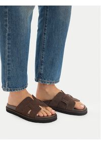 Gino Rossi - GINO ROSSI Klapki C-LB-P2170 Brązowy ciemny. Kolor: brązowy. Materiał: skóra, zamsz #7