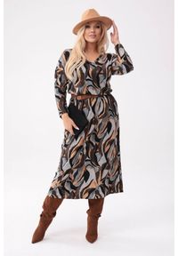 Moda Size Plus Iwanek - Elegancka sukienka Mira w stonowanych kolorach o długości MIDI PLUS SIZE XXL OVERSIZE. Okazja: na co dzień. Kolekcja: plus size. Materiał: materiał, elastan, wiskoza, tkanina, dzianina. Długość rękawa: długi rękaw. Typ sukienki: dla puszystych, oversize. Styl: elegancki. Długość: midi