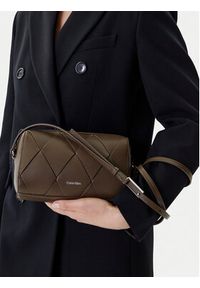 Calvin Klein Torebka Ck Woven Camera Bag K60K613002 Brązowy. Kolor: brązowy. Materiał: skórzane #5