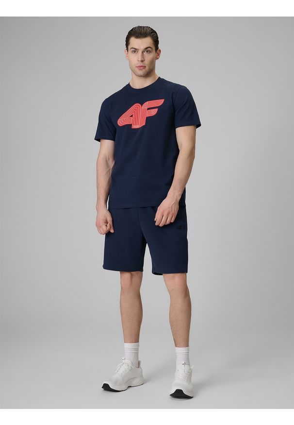 4f - 4F T-shirt regular z nadrukiem męski - granatowy S. Okazja: na co dzień. Kolor: niebieski. Materiał: jeans, bawełna, dresówka, dzianina. Wzór: nadruk. Styl: klasyczny, casual