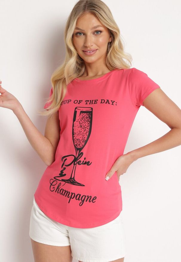 Born2be - Różowy Klasyczny T-shirt z Bawełny Ozdobiony Nadrukiem Getantia. Okazja: na co dzień. Kolor: różowy. Materiał: bawełna. Wzór: aplikacja, nadruk. Styl: klasyczny