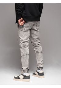 Ombre Clothing - Męskie jeansowe spodnie joggery z przetarciami i zamkami – szare V4. Kolor: szary. Materiał: jeans. Styl: retro, klasyczny, rockowy #9