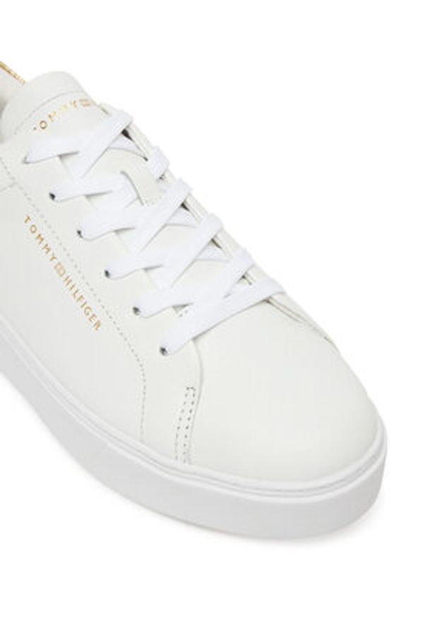 TOMMY HILFIGER - Tommy Hilfiger Sneakersy Essential Platform Court Sneaker FW0FW08756 Biały. Kolor: biały. Materiał: skóra. Obcas: na platformie