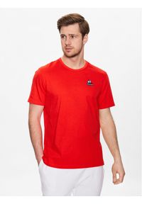 Le Coq Sportif T-Shirt 2310608 Czerwony Regular Fit. Kolor: czerwony. Materiał: bawełna