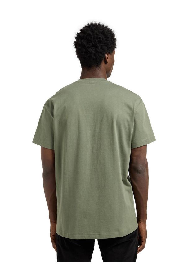 Lee - MESKA KOSZULKA LEE ELEVATED ESS LOGO TEE OLIVE STONE 112370701