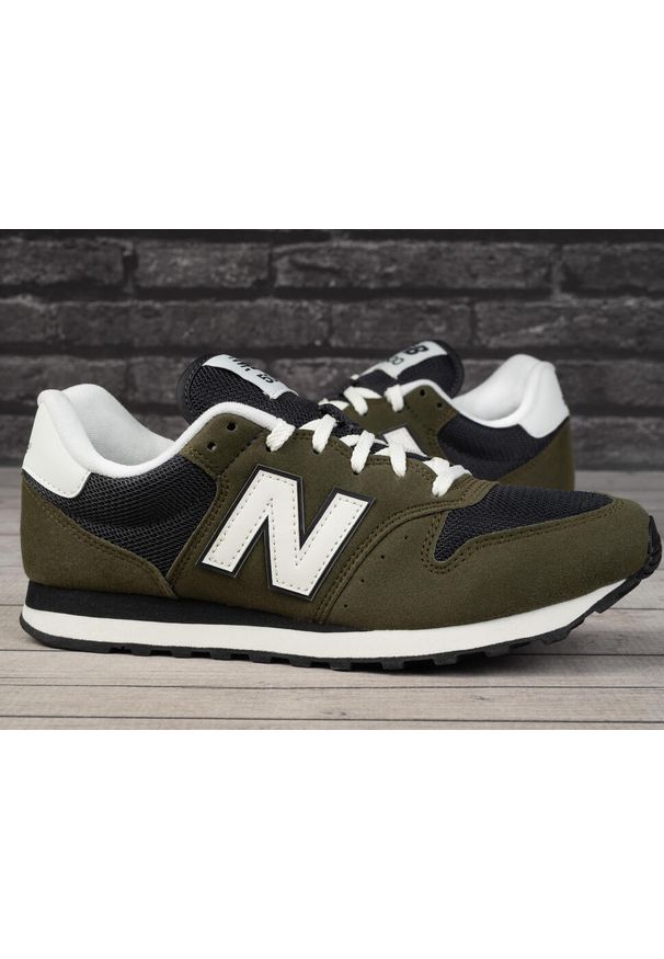 Buty męskie sportowe New Balance. Kolor: czarny, zielony, biały, wielokolorowy. Sport: turystyka piesza