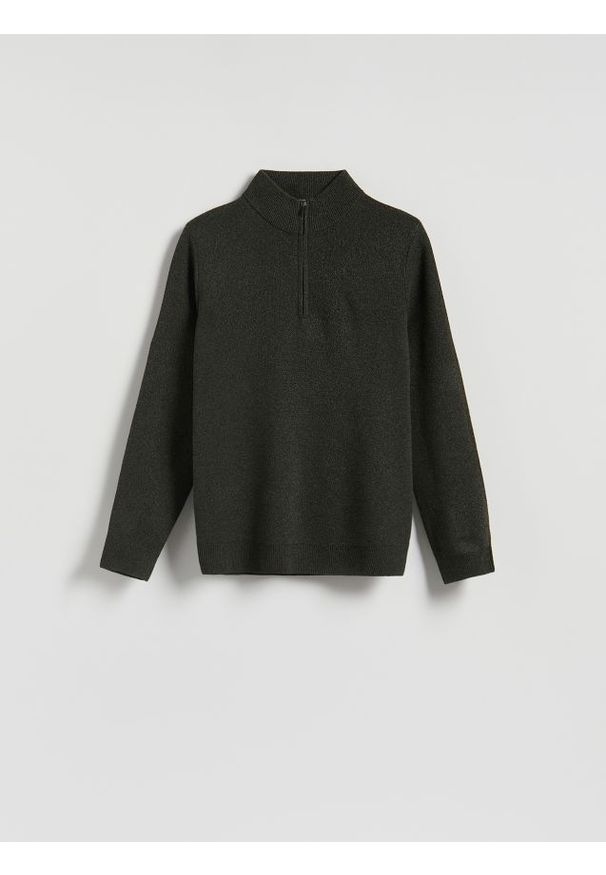 Reserved - Sweter z rozpinanym golfem - ciemnozielony. Typ kołnierza: golf. Kolor: zielony. Materiał: dzianina
