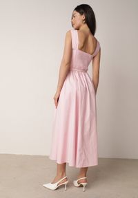 Born2be - Różowa Elegancka Sukienka z Wiskozy i Bawełny na Szerokich Ramiączkach Naisia. Kolor: różowy. Materiał: wiskoza, bawełna. Długość rękawa: na ramiączkach. Typ sukienki: rozkloszowane. Styl: elegancki #7