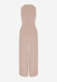 Born2be - Beżowy Elegancki Kombinezon z Ozdobnymi Zakładkami Zellysha. Okazja: na co dzień, na spotkanie biznesowe. Kolor: beżowy. Wzór: aplikacja. Styl: elegancki #7