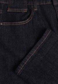 Renee - Granatowe Jeansy Mom Fit Regular Waist Ahortia. Okazja: na co dzień. Kolor: niebieski. Styl: casual, klasyczny #6