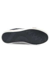 Granatowe Trampki Wrangler Stylowe Obuwie Męskie. Okazja: na co dzień. Zapięcie: sznurówki. Kolor: niebieski. Materiał: denim, skóra, materiał, guma. Szerokość cholewki: normalna. Styl: elegancki