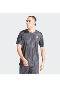 Adidas - Koszulka Club Tennis Graphic. Kolor: czarny, szary, wielokolorowy. Materiał: materiał. Sport: tenis #1