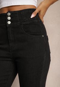 Renee - Czarne Jeansy High Waist o Kroju Dzwonów z Dodatkiem Bawełny Wykończone Guzikami Nevisca. Stan: podwyższony. Kolor: czarny. Sezon: lato. Styl: elegancki #4