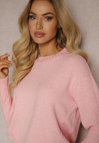 Renee - Jasnoróżowy Casualowy Sweter z Wiskozą i Modalem ze Ściągaczami Riviti. Okazja: na co dzień. Kolor: różowy. Materiał: wiskoza. Styl: casual