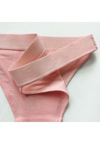 Intica - Stringi damskie w kształcie litery V do dopasowanych ubrań Dagnija. Kolor: różowy. Materiał: materiał #3