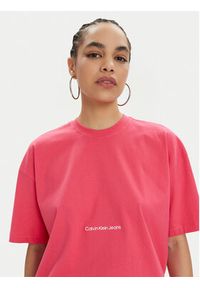 Calvin Klein Jeans T-Shirt J20J220768 Różowy Relaxed Fit. Kolor: różowy. Materiał: bawełna