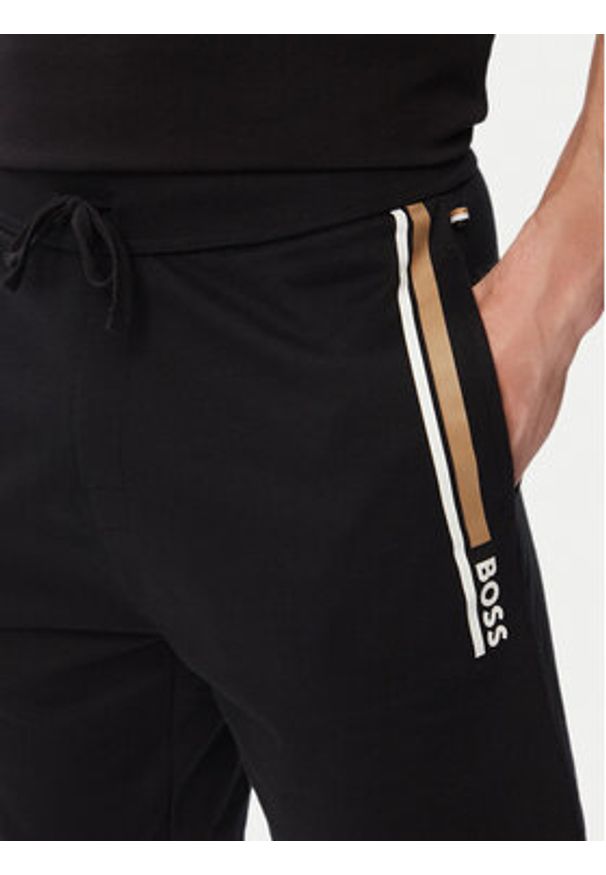 BOSS Szorty sportowe Authentic 50554778 Czarny Regular Fit. Kolor: czarny. Materiał: bawełna. Styl: sportowy