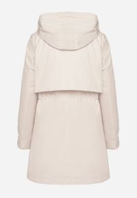 Born2be - Jasnobeżowa Kurtka w Stylu Parki z Odpinanym Kapturem i Ozdobną Podszewką Ismerife. Okazja: na spacer, na co dzień. Kolor: beżowy. Styl: casual #2