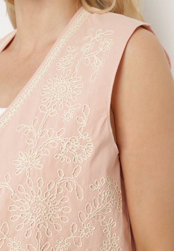 Born2be - Różowa Kamizelka z Bawełny Ozdobiona Haftem Lisanwena. Okazja: na co dzień, na spacer. Kolor: różowy. Materiał: bawełna. Wzór: aplikacja, haft. Styl: casual, elegancki