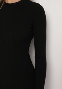 Born2be - Czarna Sukienka Dzianinowa Dopasowana Morttina. Okazja: na co dzień. Kolor: czarny. Materiał: dzianina. Długość rękawa: długi rękaw. Typ sukienki: proste. Styl: klasyczny, casual, elegancki. Długość: midi #3