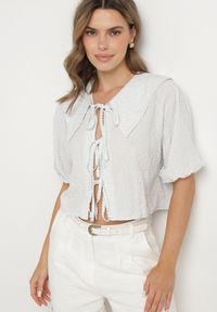 Born2be - Jasnoniebieska Bluzka z Wiskozą w Kratę z Wiązaniem Radellis. Okazja: na co dzień. Kolor: niebieski. Materiał: wiskoza. Styl: elegancki, casual #4