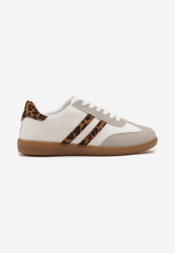 Renee - Biało-Panterkowe Sneakersy Typu Kultowe Tenisówki Zdobione Przeszyciami Remiana. Okazja: na co dzień. Kolor: biały. Materiał: jeans. Szerokość cholewki: normalna. Wzór: aplikacja. Obcas: na obcasie. Wysokość obcasa: niski