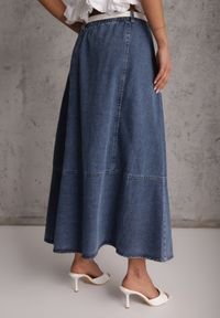 Renee - Granatowa Bawełniana Spódnica Jeansowa o Rozkloszowanym Kroju z Ozdobnym Paskiem Eatiane. Okazja: na co dzień. Kolor: niebieski. Materiał: jeans, bawełna. Styl: casual, klasyczny #6