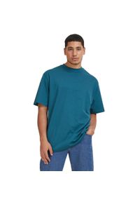 Urban Classics - Koszulka Męska Gładka Taliowana. Kolor: niebieski. Wzór: gładki. Sport: turystyka piesza #1