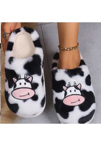 Intica - Kapcie domowe futrzane z motywem krowy Shanda. Okazja: do domu. Kolor: wielokolorowy. Materiał: futro #3