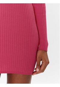 Tommy Jeans Sukienka dzianinowa Collar Badge DW0DW15016 Różowy Slim Fit. Kolor: różowy. Materiał: dzianina, syntetyk