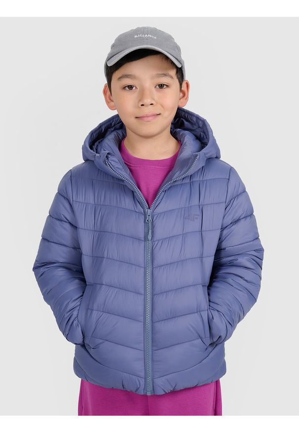 4f - 4F Kurtka puchowa z wypełnieniem syntetycznym chłopięca - granatowa 122 (6-7 lat). Okazja: na co dzień. Typ kołnierza: kaptur. Kolor: niebieski. Materiał: puch, syntetyk. Sezon: lato. Styl: sportowy, klasyczny, casual