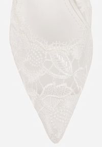 Renee - Białe Eleganckie Szpilki VICES z Koronkowym Noskiem i Paskiem Wokół Kostki Figesa. Okazja: na wesele, na ślub cywilny. Zapięcie: pasek. Kolor: biały. Materiał: koronka. Obcas: na szpilce. Styl: elegancki #4